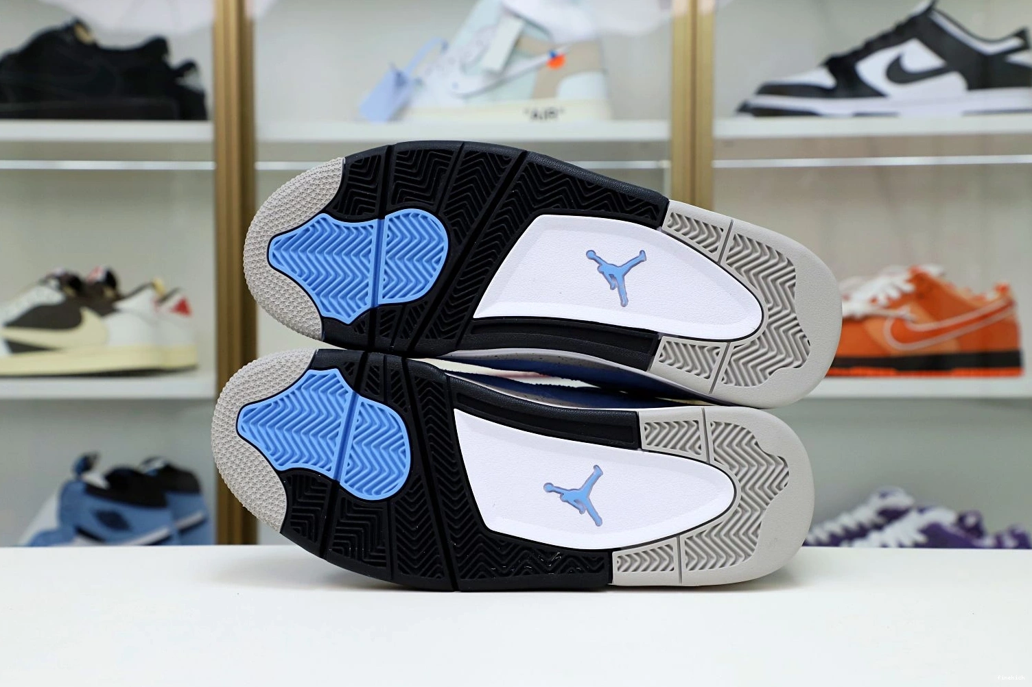 JORDAN 4 BLUE UNIVERSITY AIR 0209